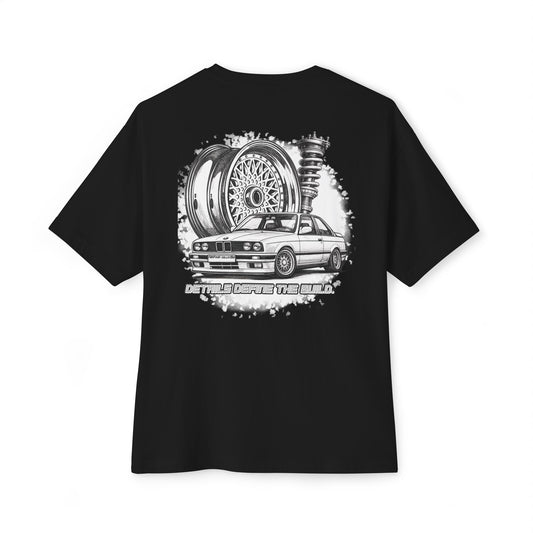DETAILS DEFINE THE BUILD -oversized T-shirt